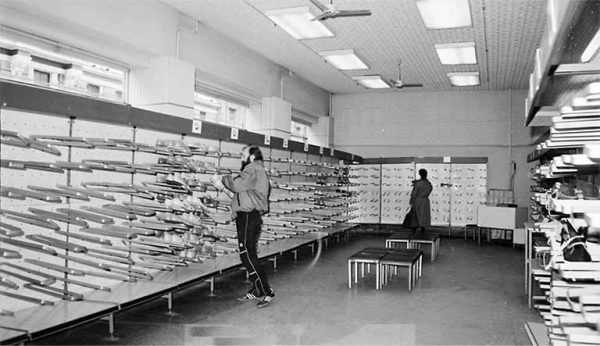 Your Brezhnev-era typical shoe store.